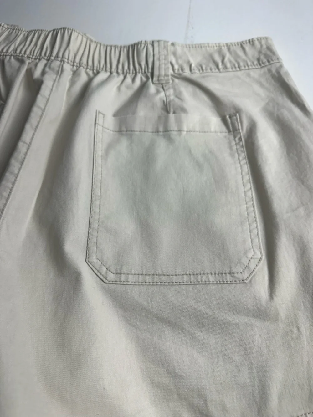 Old Navy women’s size XL high-rise OG Chino shorts‎ New with tags